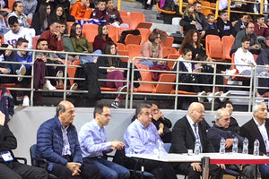 Οι κ. Αρναουτάκης, Βασιλακόπουλος και Λαμπρινός με παράγοντες της FIBA