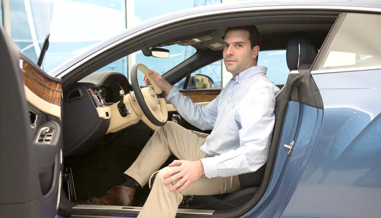 Πριν κυκλοφορήσει κάθε νέο μοντέλο της Bentley ο Γ. Καραγιάννης και η ομάδα του φροντίζουν για την τελειότητά του