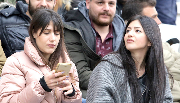 ΣΤΟ “ΓΕΝΤΙ ΚΟΥΛΕ”