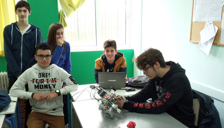 ΔΙΑΓΩΝΙΣΜΟΣ ΡΟΜΠΟΤΙΚΗΣ: Η ομάδα “System Overload” από το 5ο Λύκειο Ηρακλείου