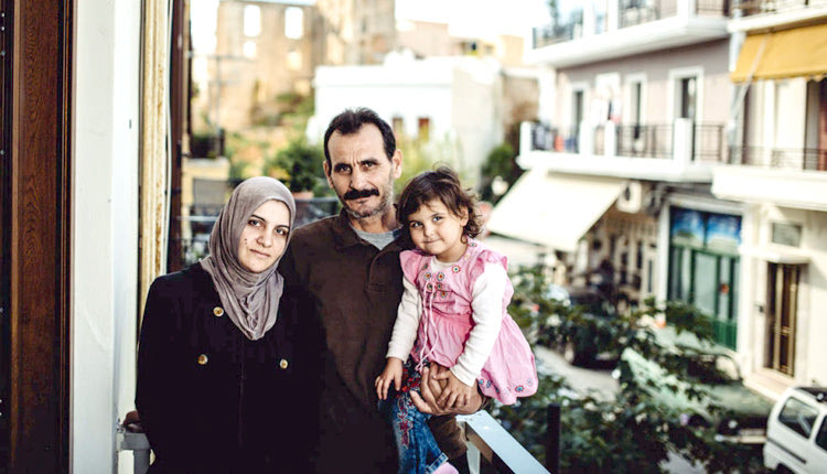 Ο Αχμέτ Ταρζαλάκης με την οικογένειά του