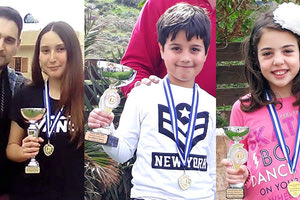 Η Δαγκωνάκη με τον προπονητή της - Ο Χαράλαμπος Φαρσάρης -  Η Ασημένια Τσαπάκη