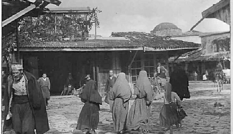 ΦΩΤΟ ΗΜΕΡΑΣ: Μία σπάνια φωτογραφία της πλ. Κορνάρου