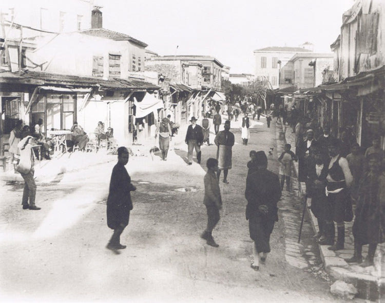  ΦΩΤΟ ΗΜΕΡΑΣ: Ο Boissonas στην Πλατειά Στράτα