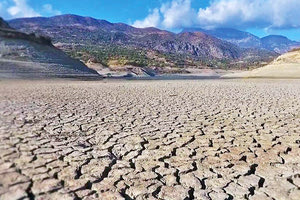 Η ξηρασία που απειλεί την Κρήτη αποτυπωμένη με την κάμερα του Νίκου Σαράντου