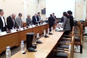 συνάντηση με κινεζική αντιπροσωπεία στην Περιφέρεια