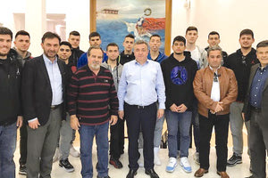 επίσκεψη της εφηβικής ομάδας του “Ηράκλειο” μπάσκετ στην Περιφέρεια Κρήτης