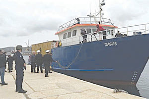 λαθραία τσιγάρα, ήταν γεμάτα τα τέσσερα κοντέινερ που μετέφερε το μικρό φορτηγό πλοίο Daslis με σημαία Τόνγκο.