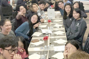 Την ευκαιρία να δουν το πιεστήριο της “Πατρίδας” αλλά και να μιλήσουν για τη δημοσιογραφία είχαν οι σπουδαστές του Ross School της Νέας Υόρκης.