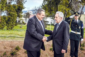 Πολιτικός όρκος και… όρκος αγάπης του Καμμένου στον Κουβέλη