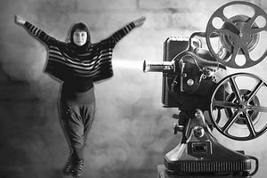 Η Νέα Κινηματογραφική Λέσχη παρουσιάζει την Ελίνα Ψύκου