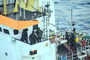 Λιμενικό: επέμβαση στα διεθνή χωρικά ύδατα για την διάσωση μεταναστών και προσφύγων