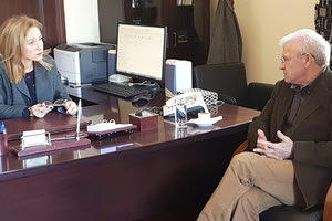 ο βουλευτής Λασιθίου του ΣΥΡΙΖΑ Μανώλης Θραψανιώτης και συναντήθηκε με τη συντονίστρια Μαρία Κοζυράκη