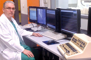 ο Ηρακλής Μαυράκης, επεμβατικός αρρυθμιολόγος - διευθυντής ΕΣΥ της Καρδιολογικής Κλινικής του Πανεπιστημιακού Νοσοκομείου Ηρακλείου