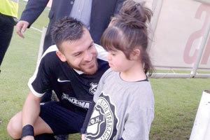 Η μικρή Ραφαέλα με τον Νάστο