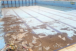 ΕΓΚΑΤΑΛΕΙΨΗ ΚΟΛΥΜΒΗΤΗΡΙΟΥ  ΣΤΙΣ ΓΟΥΡΝΕΣ