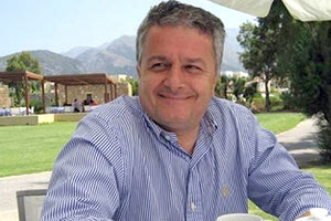 Ο Γιώργος Πελεκανάκης, πρόεδρος της Πανελλήνιας Ομοσπονδίας Διευθυντών  Ξενοδοχείων