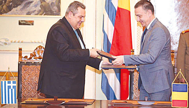 Ο Πάνος Καμμένος με τον Ρουμάνο ομόλογό του