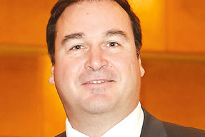 Ο καθηγητής Γιώργος Σουρβίνος