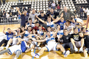 Οι έφηβοι του “Ηράκλειο” πανηγύρισαν στο Κλειστό του ΒΑΚ τον Παγκρήτιο τίτλο