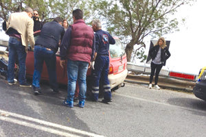 Όχημα το οποίο ενεπλάκη σε τροχαίο χθες το μεσημέρι στον ΒΟΑΚ μεταξύ Λυγαριάς και Λινοπεραμάτων.