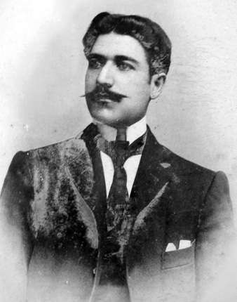Ο Νικόλαος Χαράλαμπου Ρουκουνάκης, με καταγωγή από τα Ακούμια Ρεθύμνου