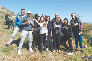 Με δεντροφύτευση υποδέχτηκαν την Εαρινή Ισημερία και την πρώτη ημέρα της Άνοιξης οι μαθητές και οι καθηγητές του Λυκείου «ΤΟ ΠΑΓΚΡΗΤΙΟΝ».