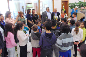 Είπαν τα κάλαντα της άνοιξης μαθητές της πρώτης, δευτέρας και τρίτης τάξης του 8ου Δημοτικού Σχολείου