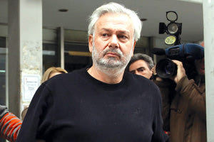 Στη φυλακή επέστρεψε, μετά την ολοκλήρωση της δίκης, ο Γιάννης Καρούζος.