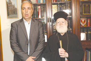 Ο κ. Λυγερός με τον Αρχιεπίσκοπο Κρήτης