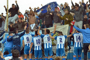 Με τους οπαδούς του Ηροδότου πανηγύρισαν στα κάγκελα του γηπέδου οι ποδοσφαιριστές του Ηροδότου