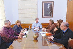 Η σύσκεψη που πραγματοποίησε ο περιφερειάρχης Κρήτης Σταύρος Αρναουτάκης με τη γενική γραμματέα του Υπουργείου Πολιτισμού Μαρία Βλαζάκη.