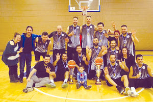 Η ομάδα του ΑΣΚ Κρήτης που πήρε τον πανελλήνιο τίτλο