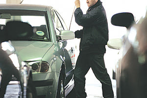 διαρρήκτης αυτοκίνητο