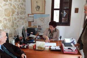 Επίσκεψη στην Υπηρεσία Πρασίνου έκανε χθες ο δήμαρχος Ηρακλείου Βασίλης Λαμπρινός, ο οποίος ενημερώθηκε από τον εντεταλμένο σύμβουλο Νίκο Φακουρέλη