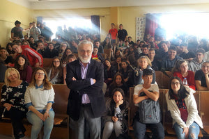 Στο 6ο Γυμνάσιο ο Γιάννης Σμαραγδής