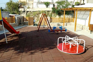 Παιδική χαρά στον Άγιο Μύρωνα