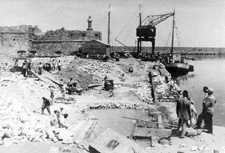 ΦΩΤΟ ΗΜΕΡΑΣ: Η κατεδάφιση του μικρού Κούλε