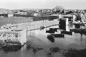 ΦΩΤΟ ΗΜΕΡΑΣ: Το λιμάνι με τον μικρό Κούλε