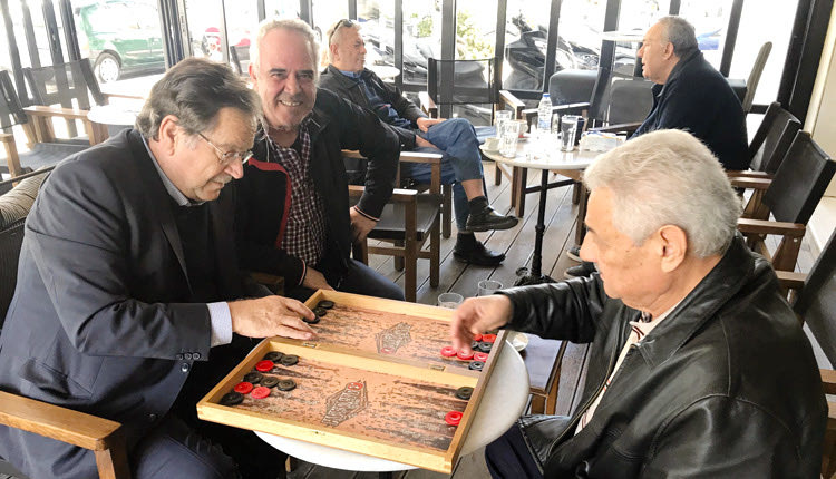 μερικοί από τους πιο συγκλονιστικούς αγώνες… ταβλιού γίνονται στο Καφέπολις