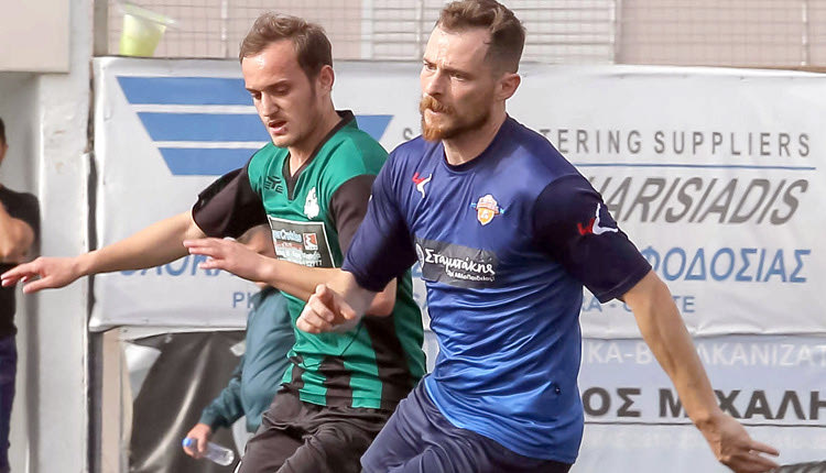 Στιγμιότυπα από την αναμέτρηση στο γήπεδο του Ατσαλένιου όπου ο Κεραυνός πήρε βαθιά ανάσα κερδίζοντας με 2-0 τον Αλμυρό.