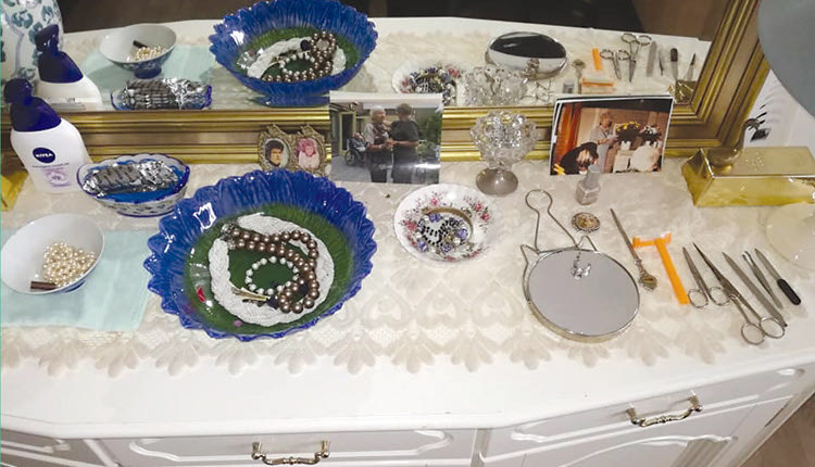 Το σκρίνιο από το σπίτι στον ξενώνα 