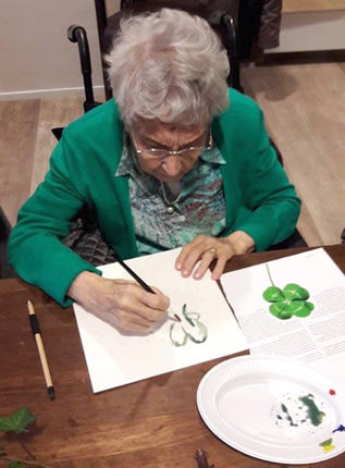 ΤΟ ΟΛΛΑΝΔΙΚΟ ΜΟΝΤΕΛΟ ΓΙΑ ΤΟΥΣ ΞΕΝΩΝΕΣ ΗΛΙΚΙΩΜΕΝΩΝ: Μαθαίνουν να ζωγραφίζουν