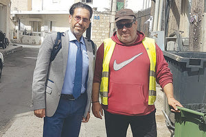 ΒΡΗΚΕ ΠΟΡΤΟΦΟΛΙ: Οδοκαθαριστής με συνείδηση