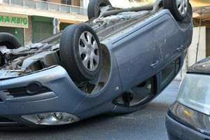 ανατροπή συνέβη χθες το μεσημέρι στον Δήμο Μαλεβιζίου και ειδικότερα, κοντά στο κοινωνικό ιατρείο της περιοχής