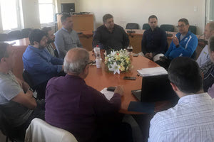 Ο Νίκος Κακλαμανάκης στη συνάντηση στο Δήμιο Μαλεβιζίου