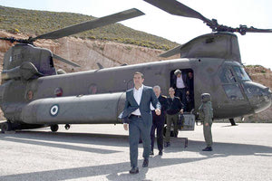 Οι Τούρκοι παρενόχλησαν και το ελληνικό Σινούκ