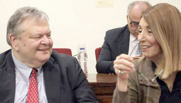 Τασία Χριστοδουλόπουλου  τη συνεδρίαση της Επιτροπής Θεσμών και Διαφάνειας με Βενιζελο