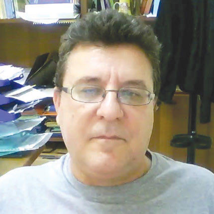 ο Απόστολος Σπύρος, αν. καθηγητής του Τμήματος Χημείας του Πανεπιστήμιου Κρήτης