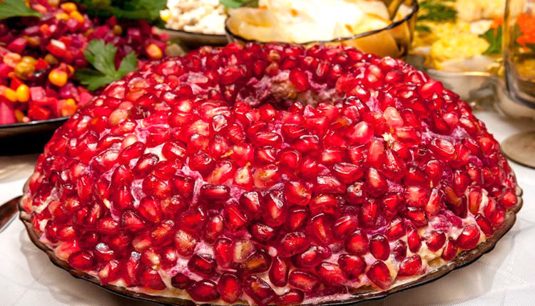 Κόκκινη ρώσικη σαλάτα με ρόδι 